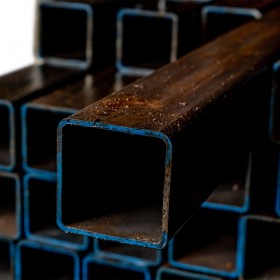 CUADRADO 50 X 50 X 1.5 MM X 6M ASTM A500